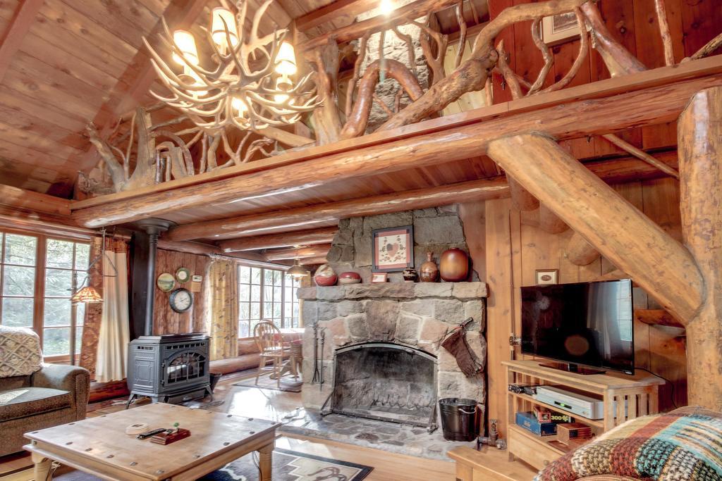 Zoe'S Log Cabin Welches Екстер'єр фото